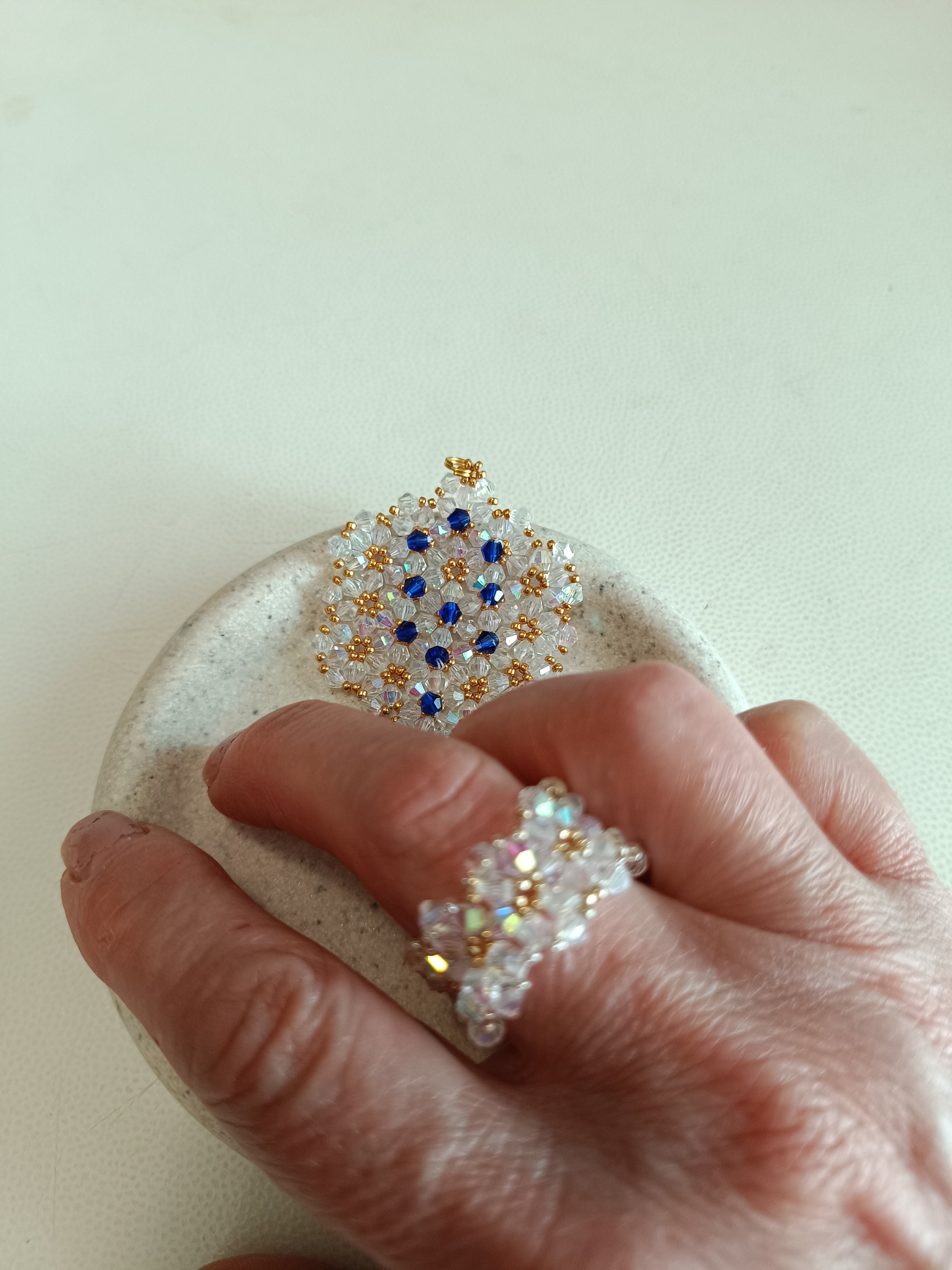 Anello Artigianale Fiore della Vita- Eleganza e Spiritualità